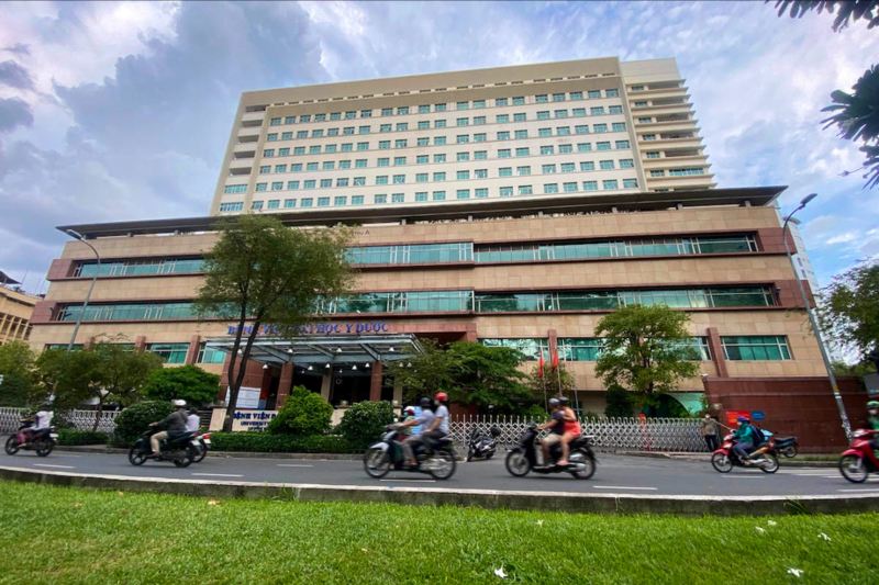 Khoa Lồng ngực - Mạch máu, Bệnh viện Đại học Y Dược Thành phố Hồ Chí Minh (BV ĐHYD TPHCM) là trung tâm chuyên sâu về tim mạch hàng đầu tại Việt Nam.