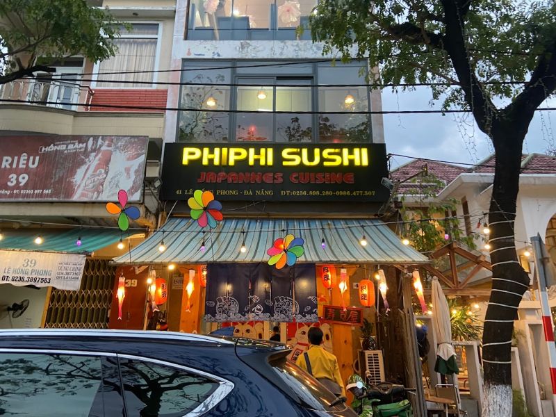 PhiPhi Sushi & BBQ là nhà hàng Sushi Nhật nổi tiếng ở địa chỉ 41A Lê Hồng Phong, Quận Hải Châu, ﻿Đà Nẵng