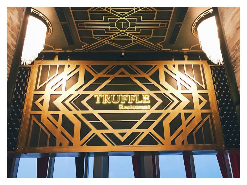 Truffle Restaurant là một nhà hàng sang trọng tại Quận Bình Thạnh, TP. HCM, mang đến cho khách hàng những trải nghiệm ẩm thực đầy tinh tế và đẳng cấp. 