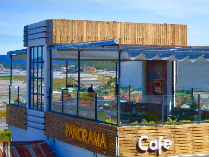 Đặc biệt nếu có cơ hội được tới Panorama Cafe thưởng thức khung cảnh hoàng hôn thì không còn gì bằng