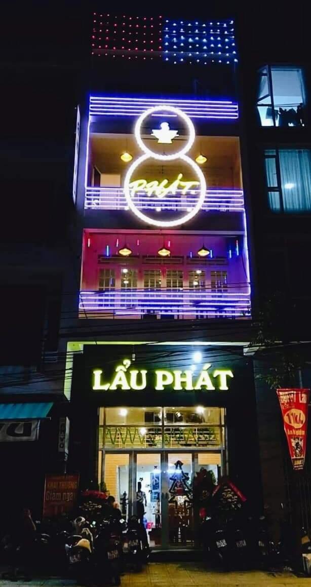 Buffet Lẩu Phát là một trong những địa điểm bạn có thể dừng chân để ăn trưa ở Nha Trang được rất nhiều du khách hay người dân địa phương thường xuyên lui tới. 