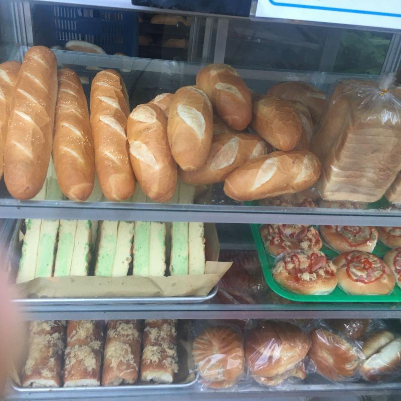 Bánh mì tươi Phú Lộc