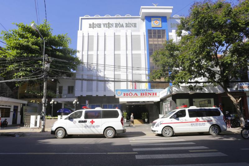 Bệnh viện đa khoa Hòa Bình được thành lập từ năm 2001, là bệnh viện tư nhân đầu tiên tại tỉnh Bình Định tọa lạc tại trung tâm thành phố Quy Nhơn.