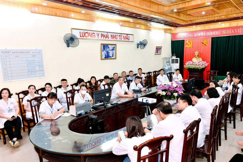 Đội ngũ y bác sĩ tại Bệnh viện Đa khoa tỉnh Nam Định