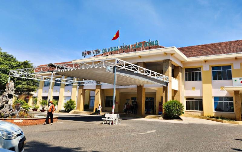 Bệnh viện đa khoa Lâm Đồng là bệnh viện công và là đơn vị y tế hạng II thuộc tuyến tỉnh.