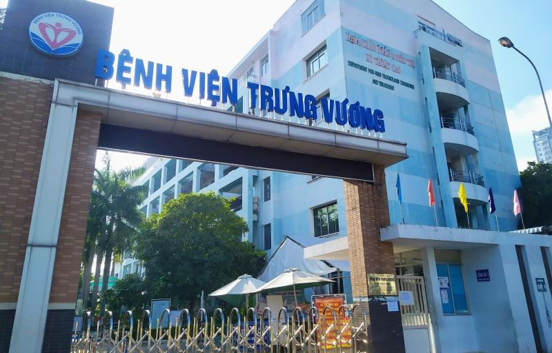 Khoa Mắt bệnh viện Trưng Vương tự hào là một trong những địa chỉ khám, điều trị mắt uy tín và tin cậy hàng đầu tại thành phố Hồ Chí Minh. 
