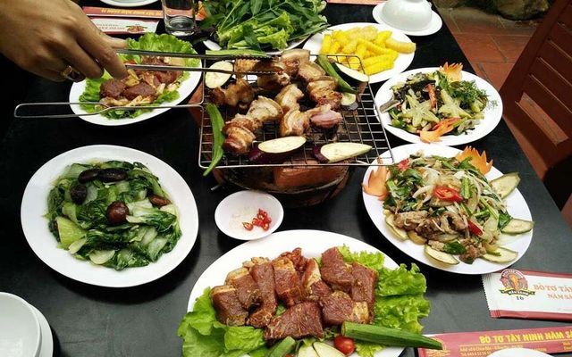 Bò Tơ Tây Ninh - Năm Sánh 07 nổi tiếng với các món về bò tơ đúng chuẩn khẩu vị miền nam với vùng đất Tây Ninh đặc trưng cho miếng bò tơ vừa mềm vừa béo được chế biến theo khẩu vị vừa ăn, đưa miệng