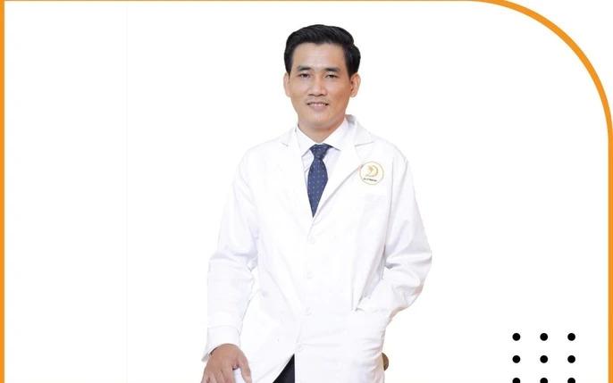  Bác sĩ Lê Trần Duy đã thực hiện hàng nghìn ca phẫu thuật mũi mỗi năm tỷ lệ thành công.