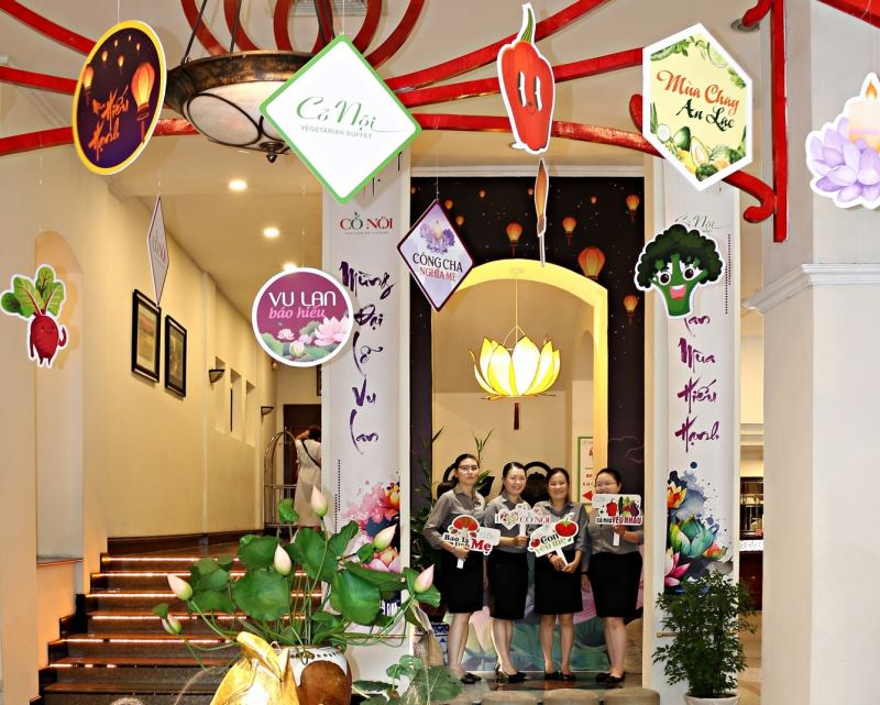 Buffet Chay Nhà Hàng Cỏ Nội là nhà hàng thuần chay cao cấp mang đậm phong cách Phật Giáo được nhiều thực khách Sài thành ủng hộ trong thời gian vừa qua