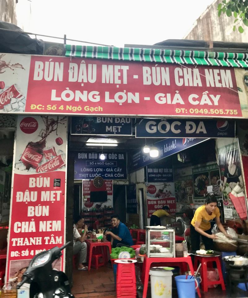 Bún đậu gốc đa Ngõ Gạch - một hương vị đậm đà và độc đáo của Hà Nội