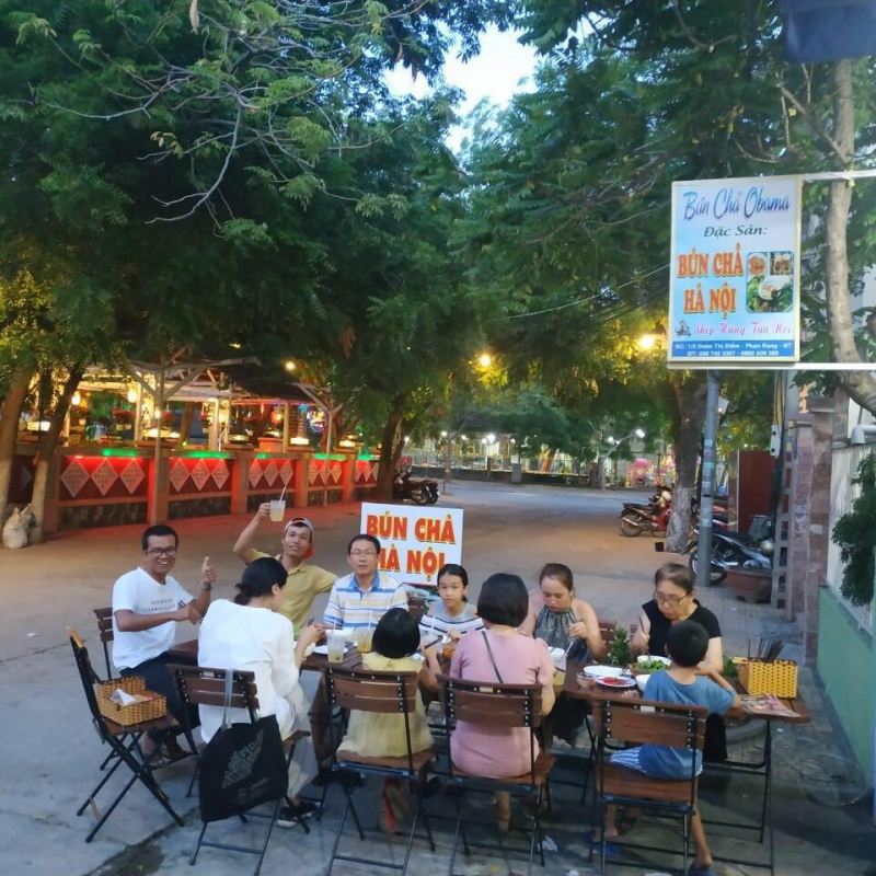 Bún Chả - Bún Đậu Mắm Tôm Obama đã trở thành một địa điểm quen thuộc và được yêu thích tại Phan Rang. 