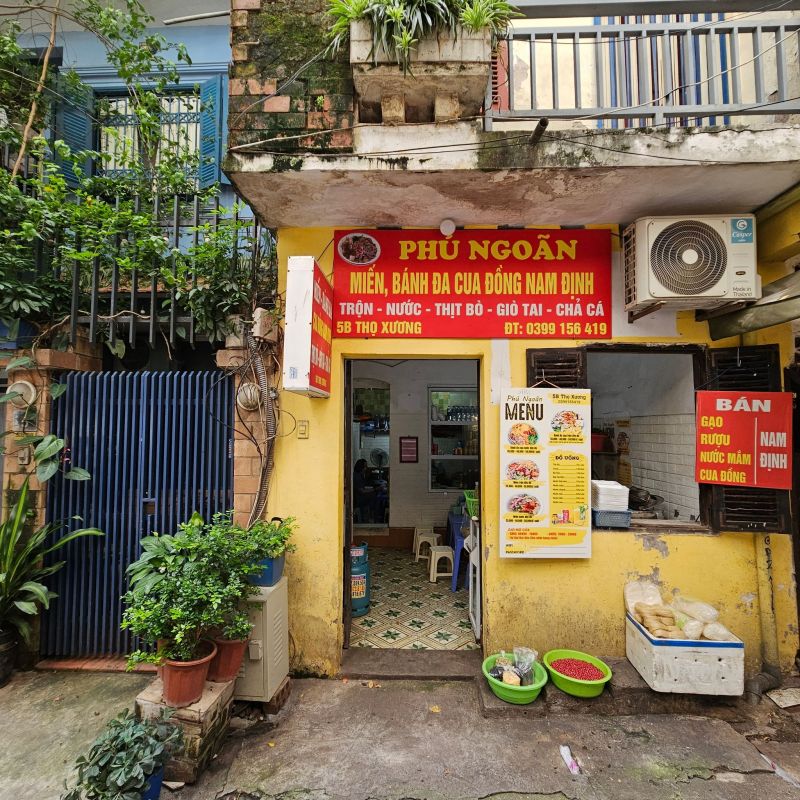 Ngõ nhỏ, quán nhỏ - Bánh đa cua 5B Thọ Xương Hà Nội vẫn ở đó không ngừng lan tỏa hương vị đồng quê tới thực khách.