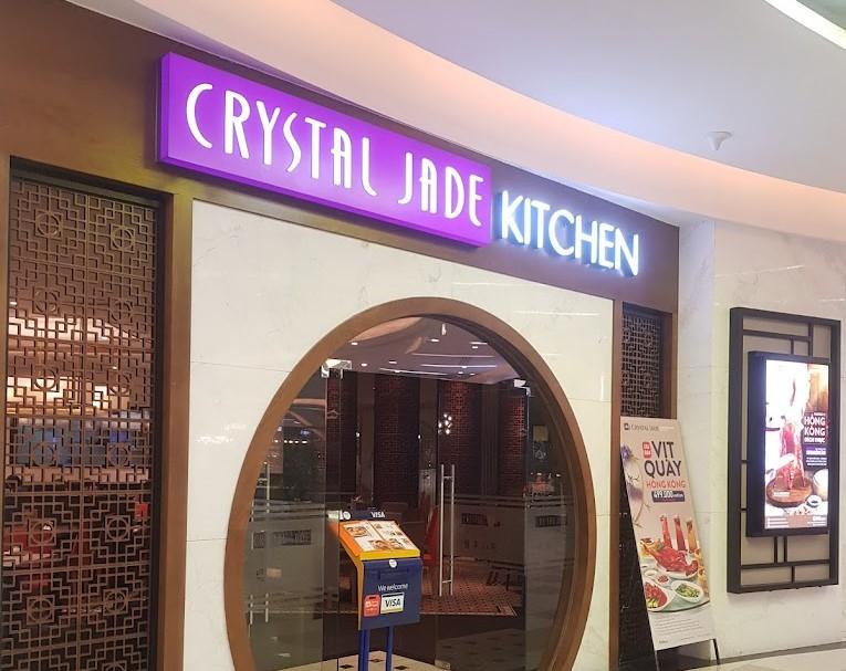 Hãy thử một lần trải nghiệm, đắm chìm trong không gian thiết kế nhà hàng Crytal Jade để hiểu rằng, đến đây, bạn không chỉ bị mê hoặc bởi thế giới ẩm thực đầy màu sắc