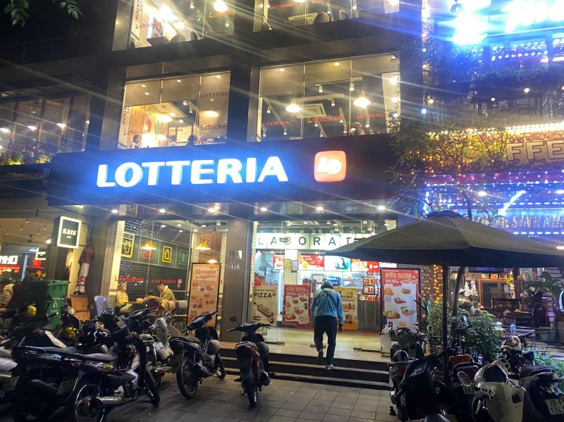 Lotteria là chuỗi nhà hàng thức ăn nhanh trực thuộc tập đoàn Lotte – một trong năm tập đoàn lớn nhất Hàn Quốc