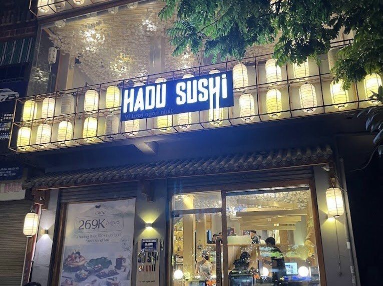 Hadu Sushi là một nhà hàng Nhật Bản được rất nhiều thực khách yêu thích vì nơi đây mang hơi hướng ẩm thực Nhật Bản hiện đại