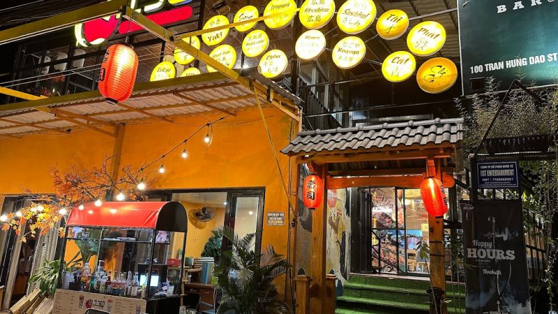 Chợ cá Nijo Phú Quốc là một trong những nhà hàng sushi ngon ở Phú Quốc, đồ ăn tươi ngon, trình bày đẹp mắt, giá cả bình dân, không gian rộng rãi, sạch sẽ