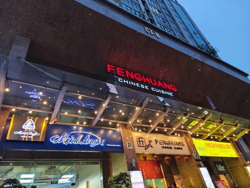 Nhà hàng Fenghuang là thương hiệu ẩm thực trung hoa nổi tiếng với nhiều nhà hàng nhà hàng trải dài khắp Thủ đô Hà Nội