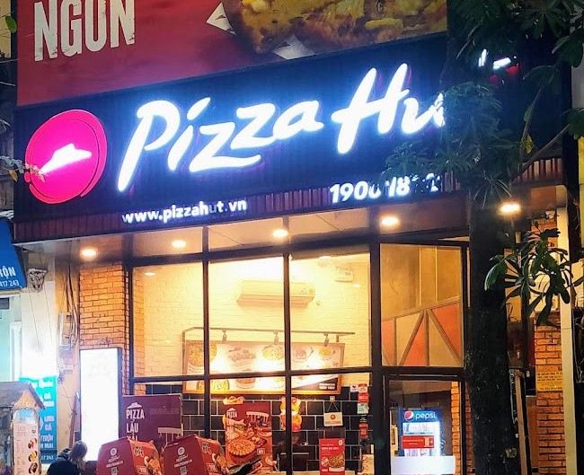 Với kinh nghiệm nhiều năm và công thức độc quyền đặc sắc, pizza tại chuỗi các cửa hàng Pizza Hut ở Hai Bà Trưng hay ở bất cứ đâu đều đảm bảo được độ tươi ngon