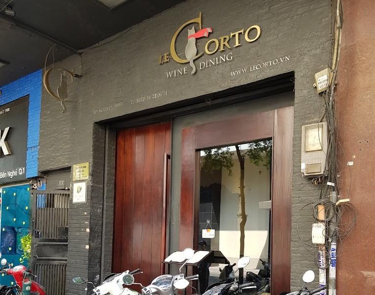﻿﻿Thực đơn của nhà hàng Le Corto rất đa dạng và bắt mắt, đặc biệt toàn bộ các món ở đây đều được làm từ những nguyên liệu cao cấp bởi chef Sakal Phoeung