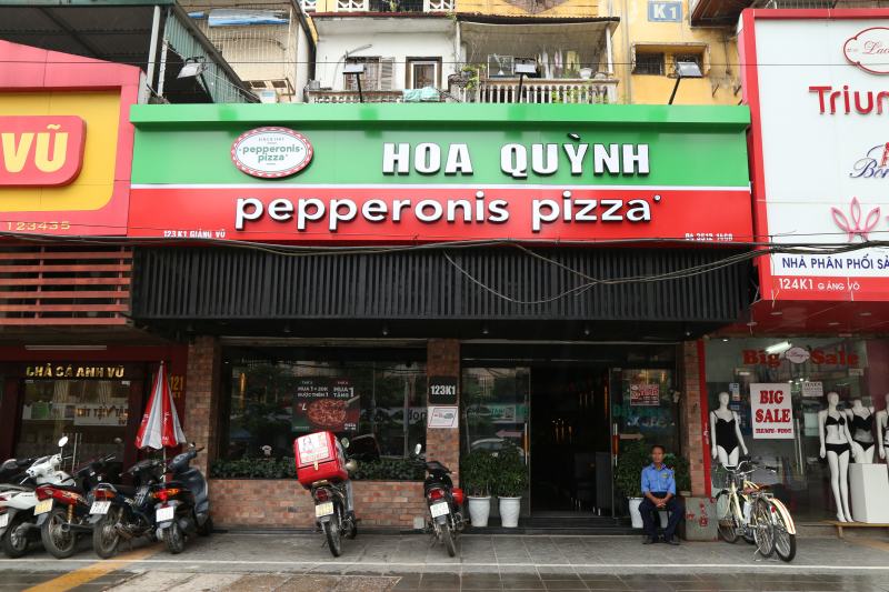 Là một trong những thương hiệu đầu tiên của tập đoàn Al Fresco’s tại Việt Nam, Pepperonis thực sự như một làn gió mới mang theo hương vị ẩm thực Ý đến với thực khách Thủ Đô