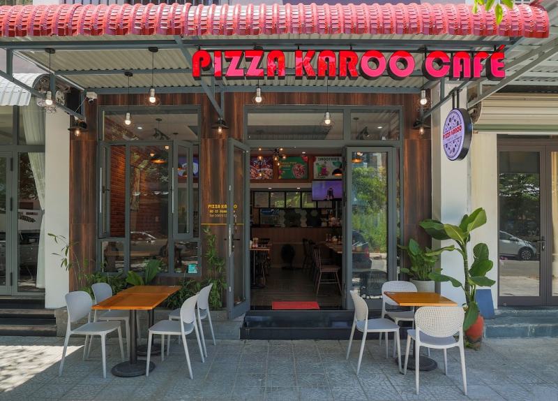 Nhà Hàng Pizza Karoo chưa bao giờ thôi phát huy ưu điểm của mình là hương vị pizza thơm ngon đậm đà, cân bằng đạt đến độ hoàn hảo, đặc biệt dễ chịu