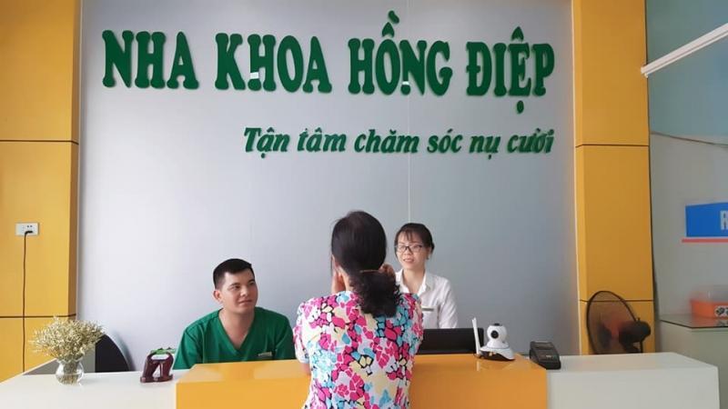 Nha Khoa Hồng Điệp cũng là một điểm đến quen thuộc đối với những ai đang có nhu cầu bọc răng sứ.