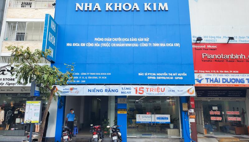 Nha khoa Kim được biết đến là một trong những hệ thống nha khoa đáng tin cậy, uy tín, với các trang thiết bị hiện đại và chất lượng điều trị tốt.