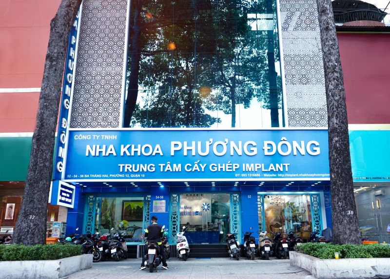 Nha khoa Phương Đông là địa chỉ uy tín thực hiện dịch vụ nha khoa, thẩm mỹ răng hàm mặt chất lượng, chuyên nghiệp.