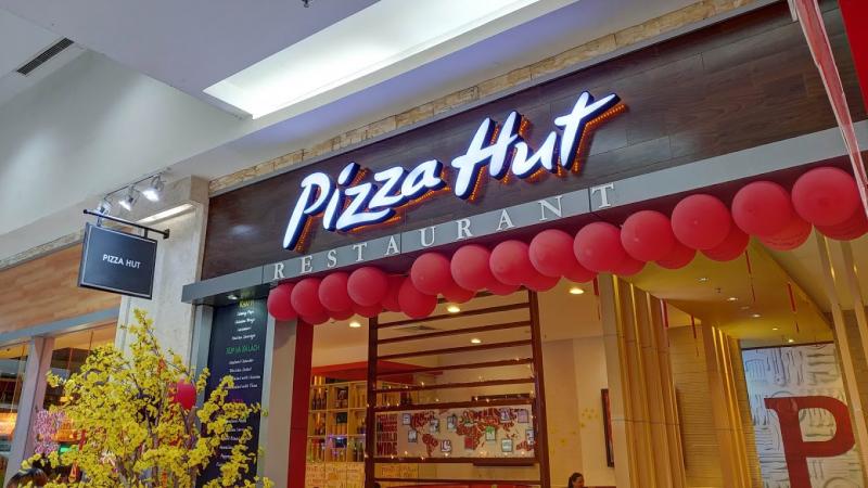 Pizza Hut là một nhân vật đình đám nổi tiếng khắp Việt Nam với những chiếc pizza hấp dẫn, chuẩn vị