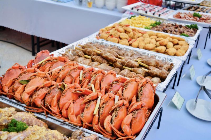 Ghẹ hấp là một trong những món ăn được yêu thích nhất tại Buffet Hải Sản Biển Đông, thu hút thực khách bởi hương vị thơm ngon, đậm đà và giá trị dinh dưỡng cao.