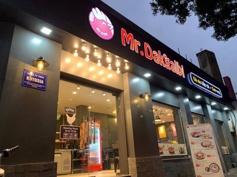 Mr. Dakgalbi tại Việt Nam là chuỗi hệ thống nhà hàng đặc trưng món gà xào chuẩn vị Hàn Quốc