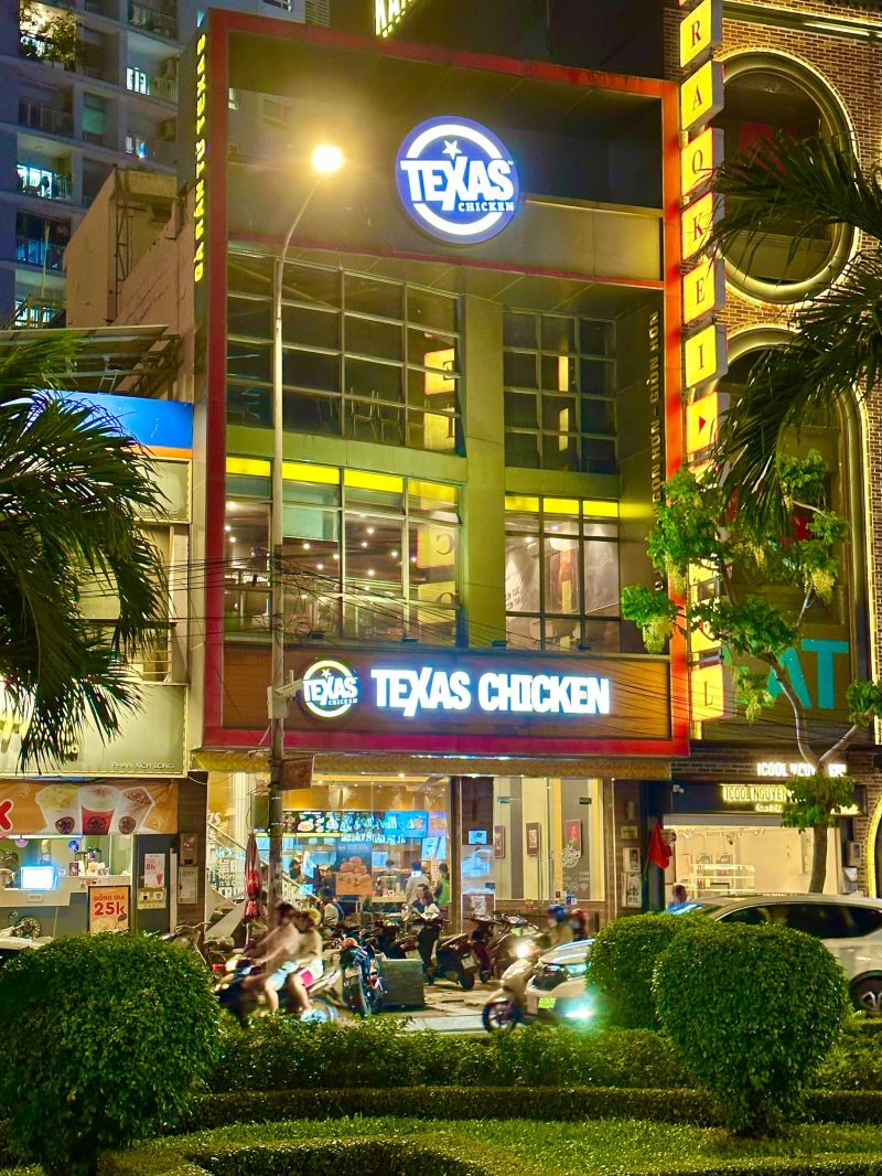 Bắt đầu tại San Antonio, Texas Chicken là thương hiệu gà rán hình thành từ những năm 1950’s, tính đến hiện nay đã đạt được doanh thu toàn cầu trên 1 tỉ khắp toàn thế giới và tiếp tục phát triển mạnh mẽ, vững chãi hơn nữa.