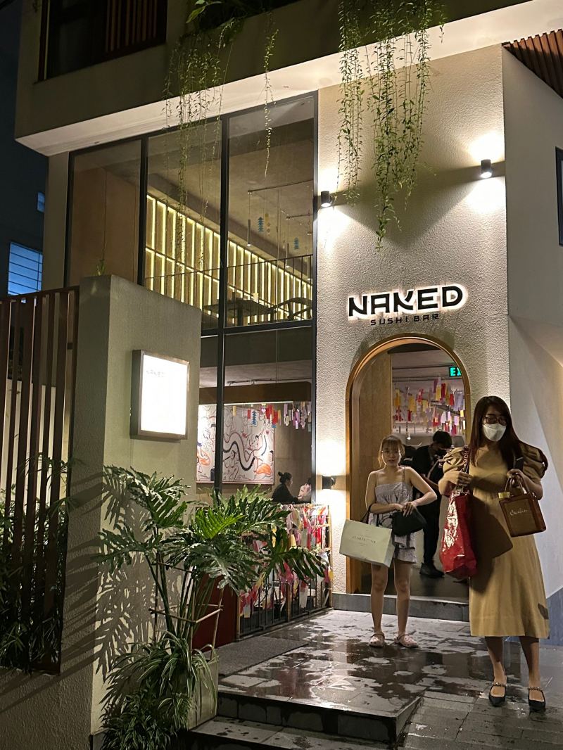 Naked Sushi là một thương hiệu không còn xa lạ đối với thực khách Sài thành, đặc biệt là những ai thường xuyên ăn món Nhật. 