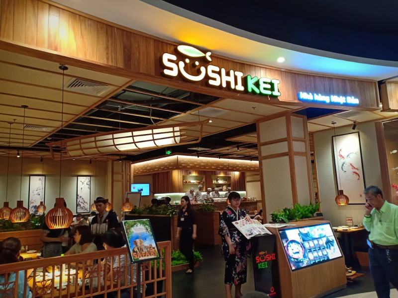 Điểm nhấn tại Sushi Kei chính là sashimi - món ăn “thật thà” nhất bởi những lát cắt tinh tế luôn giữ được nguyên hương vị đại dương mộc mạc