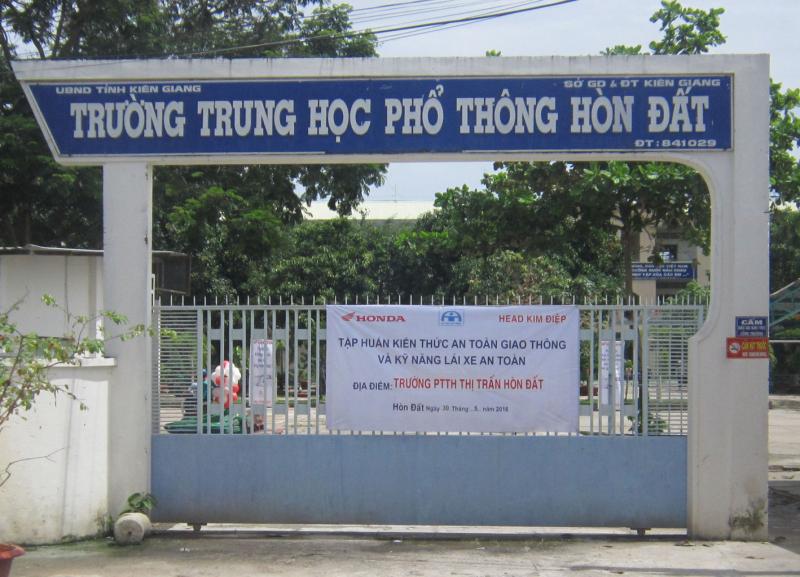 Trường THPT Hòn Đất