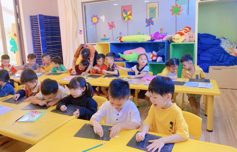 Trường Mầm non Song ngữ iFLY Montessori