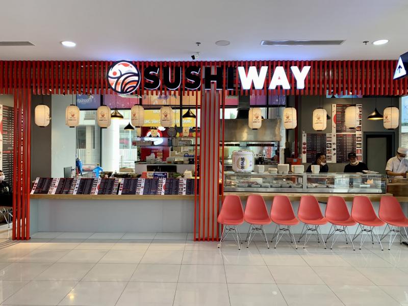 Đây là một trong các chi nhánh thuộc chuỗi sushi Nhật Bản do đầu bếp nổi tiếng Hoshi Phan làm chủ.