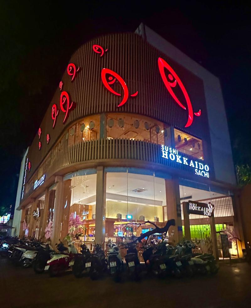 Nhà hàng Sushi Hokkaido Sachi thuộc sở hữu của Công Ty Cổ Phần Thực Phẩm Takahiro, có trụ sở văn phòng đặt tại thành phố Hồ Chí Minh.