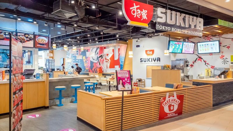 Sukiya là chuỗi nhà hàng thức ăn nhanh số 1 Nhật Bản, nơi cung cấp những bữa ăn ngon với giá cả phải chăng và dịch vụ tuyệt vời