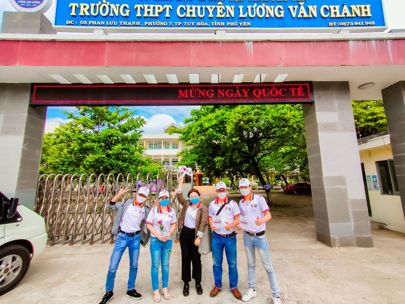 Trường THPT Chuyên Lương Văn Chánh