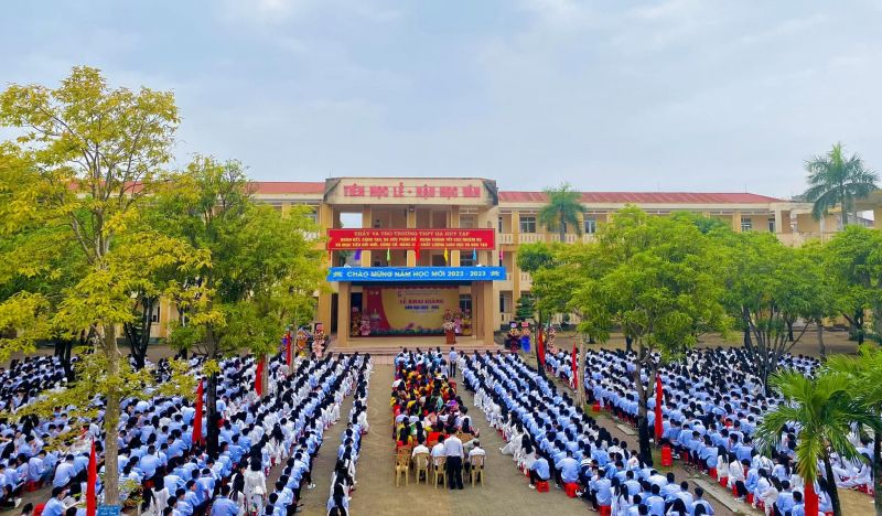 Trường THPT Hà Huy Tập