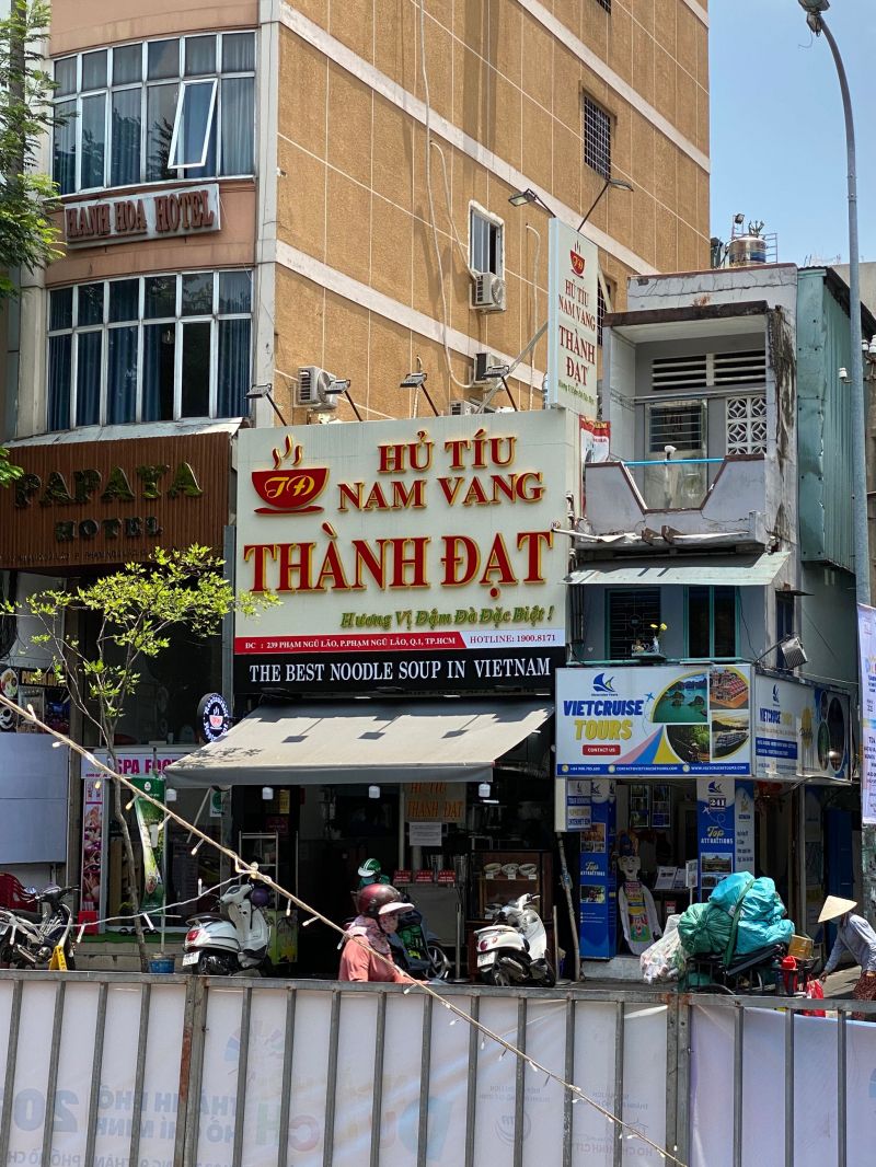 Nếu bạn là một tín đồ của món hủ tiếu Nam Vang thì nhất định không thể bỏ qua quán Hủ Tiếu Nam Vang Thành Đạt. 