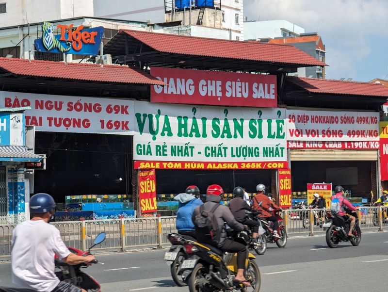 Hải Sản Giang Ghẹ nổi tiếng tại Sài Thành là một trong những Nhà hàng – Chợ hải sản lớn bậc nhất