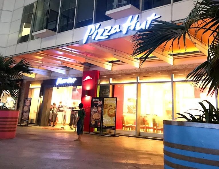 Đến với Pizza Hut bạn sẽ vô cùng choáng ngợp bởi các món Pizza cực kỳ hấp dẫn