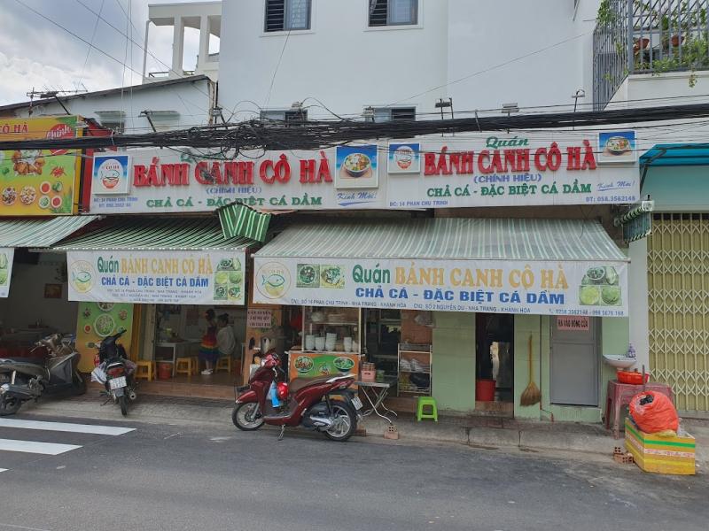 Khi đến Nha Trang, một địa điểm quán ăn mà bạn ko thể bỏ qua khi nói đến Bánh canh Nha Trang đó là Bánh Canh Cô Hà