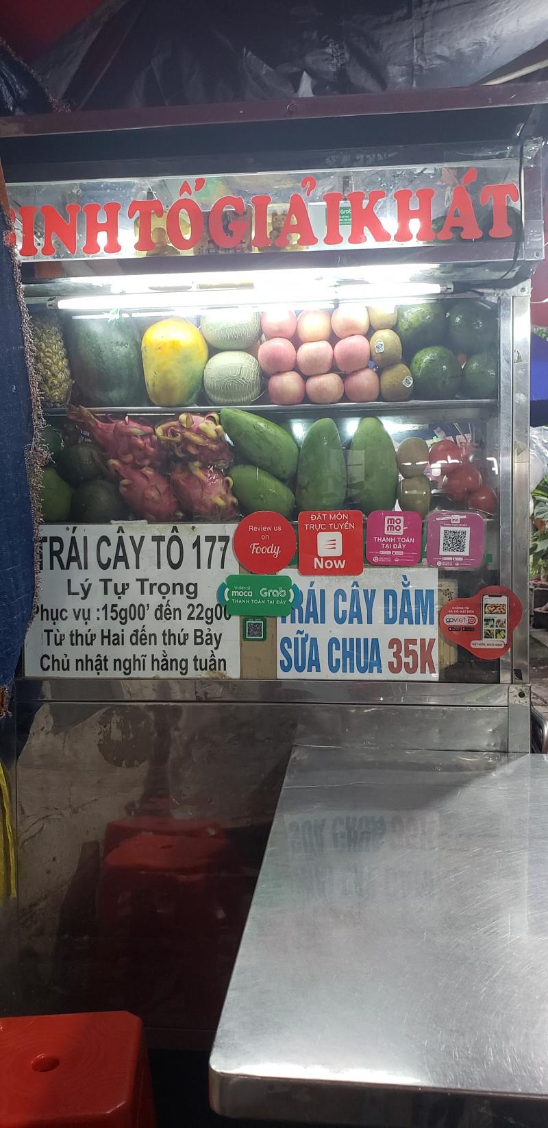 Trái Cây Tô Alley Fruit Cocktail là một trong những địa điểm ẩm thực nổi tiếng trong hẻm 177, mà hầu như tất cả học sinh và sinh viên địa phương đều biết đến.