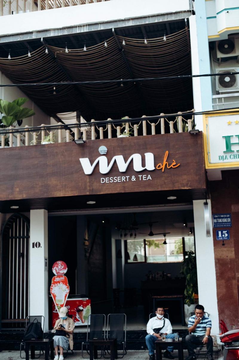 Quán Vivu Chè có menu khá đa dạng, rất nhiều loại chè khác nhau mang nhiều hương vị thơm ngon đặc biệt cùng các món độc đáo khác. 