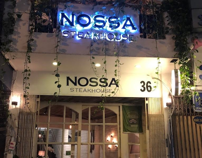 Tọa lạc tại trung tâm Sài Gòn, nhà hàng Nossa Steakhouse Phạm Hồng Thái mang đến những hương vị steak đích thực với thịt bò được nhập khẩu từ Úc và Mỹ