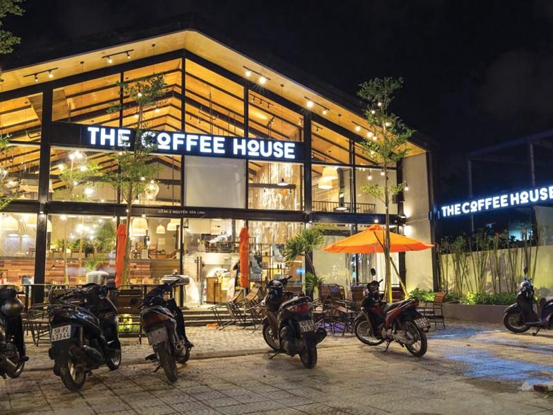 The Coffee House thiết kế không gian theo hướng hiện đại, sang trọng, thường có không gian thoáng và view đẹp