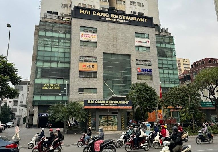 Nhà hàng Hải Cảng nằm tại tầng 7 của tòa nhà M5 trên đường Nguyễn Chí Thanh từ lâu đã tạo được sự tin cậy và yêu mến trong lòng nhiều thực khách Hà Thành